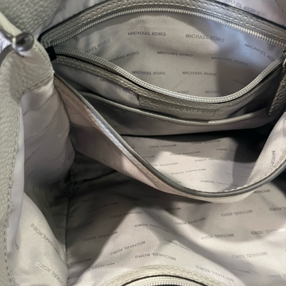 MICHAEL KORS NEWBURY GREY PEBBLED TEXTURE LEATHER SHOULDER TOTE BAG  EUC - Picture 14 of 16